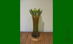 Thin Rib, Northwood. Vase, moyen. Vert. Belle irisation