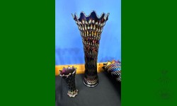 Rustic, Fenton. Vase funéraire bleu.