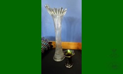 Rustic, Fenton. Vase moyen blanc avec bordure en ruban.