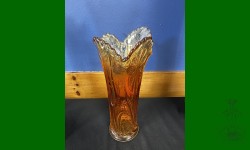 Field Thistle, US Glass. Petit vase fantaisie orangé.