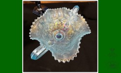 Fruits and Flowers, Northwood. Bol à bonbons bleu glacier.